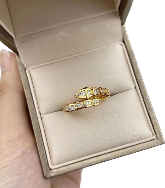 desingers ring men and women width and narrow version luxurys open rings easy to deform lady silver snake plated light bone full diamond pat
desingers ring men and women width and narrow version luxurys open rings easy to deform lady silver snake plated light bone full diamond pat