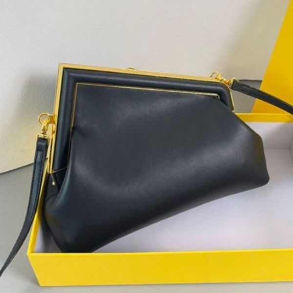 (fashion bags sequinned bag oversized f metal clasp laminated leather diagonal striped motif clutch crossbody shoulder handbags bags purse w
(fashion bags sequinned bag oversized f metal clasp laminated leather diagonal striped motif clutch crossbody shoulder handbags bags purse w
