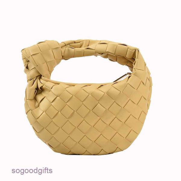 mini bottegas bag jodie venetas net red axigo woven cow corner 2023 new soft leather handbag armpit cloud women's with logo aajl
mini bottegas bag jodie venetas net red axigo woven cow corner 2023 new soft leather handbag armpit cloud women's with logo aajl