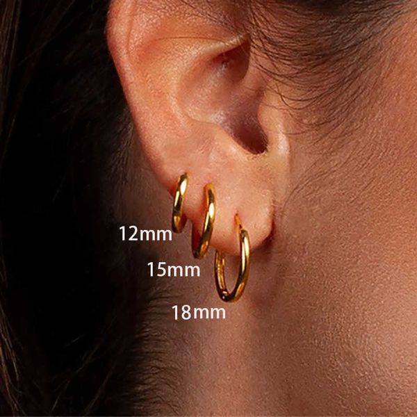 charm 2 buah anting huggie hoop baja tahan karat mengkilap minimal untuk wanita anting-anting tulang rawan punk hip-hop perhiasan tindik dau, Golden
charm 2 buah anting huggie hoop baja tahan karat mengkilap minimal untuk wanita anting-anting tulang rawan punk hip-hop perhiasan tindik dau, Golden