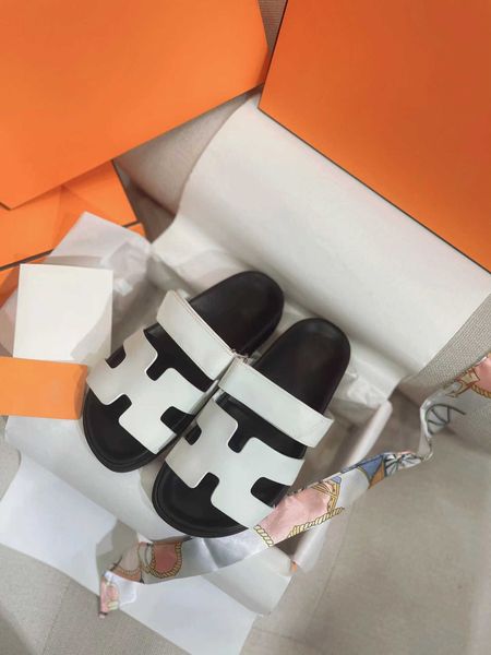 2023 7a designer chypre h slippers beach classic flat sandals summer lady leather flip flops men women with box, Black
2023 7a designer chypre h slippers beach classic flat sandals summer lady leather flip flops men women with box, Black