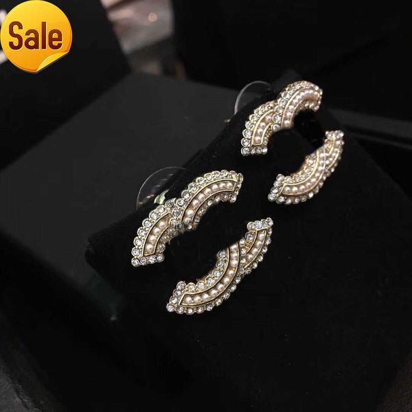 fashion stud pearl earrings for women party wedding lovers gift designer earring engagement jewelry with flannel bag, Golden;silver
fashion stud pearl earrings for women party wedding lovers gift designer earring engagement jewelry with flannel bag, Golden;silver