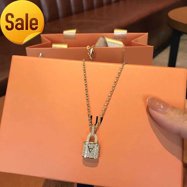 luxurys designers necklace fashion women's charm jewelry luxurys necklaces small lock temperament clavicle chain gift for girlfriend ne, Silver
luxurys designers necklace fashion women's charm jewelry luxurys necklaces small lock temperament clavicle chain gift for girlfriend ne, Silver