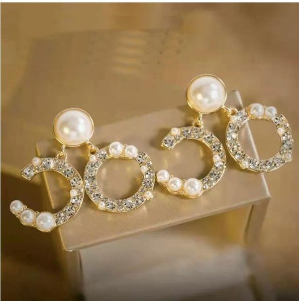 designers letters stud dangle earrings geometric luxury brand women rhinestone pearl earring for wedding party jewerlry accessories gifts, Golden;silver
designers letters stud dangle earrings geometric luxury brand women rhinestone pearl earring for wedding party jewerlry accessories gifts, Golden;silver
