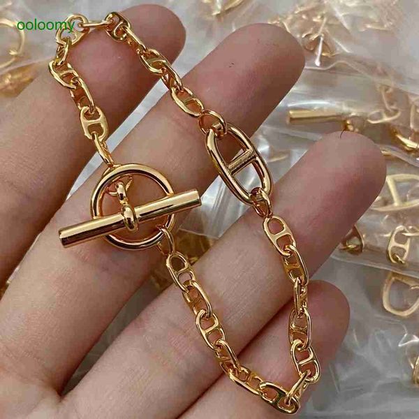 hemrres designer bracelet v-gold pig nose bracelet ot buckle simple and versatile 2023 new, Black
hemrres designer bracelet v-gold pig nose bracelet ot buckle simple and versatile 2023 new, Black