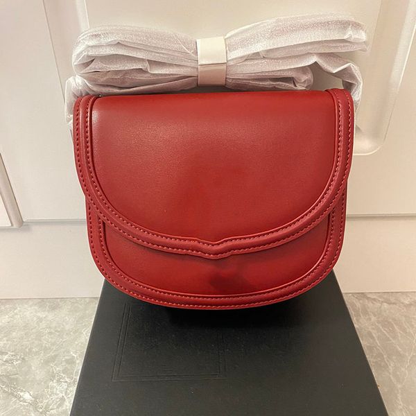 flap crossbody bag underarm shoulder bags arc handbag women bag cowhide messenger purse leather metal letters hasp hardware plain flap lady
flap crossbody bag underarm shoulder bags arc handbag women bag cowhide messenger purse leather metal letters hasp hardware plain flap lady