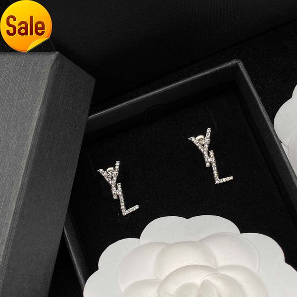 diamond stud earrings designer jewelry fashion silver earring for lady women party studs hoops wedding engagement for bride box 2022, Golden;silver
diamond stud earrings designer jewelry fashion silver earring for lady women party studs hoops wedding engagement for bride box 2022, Golden;silver