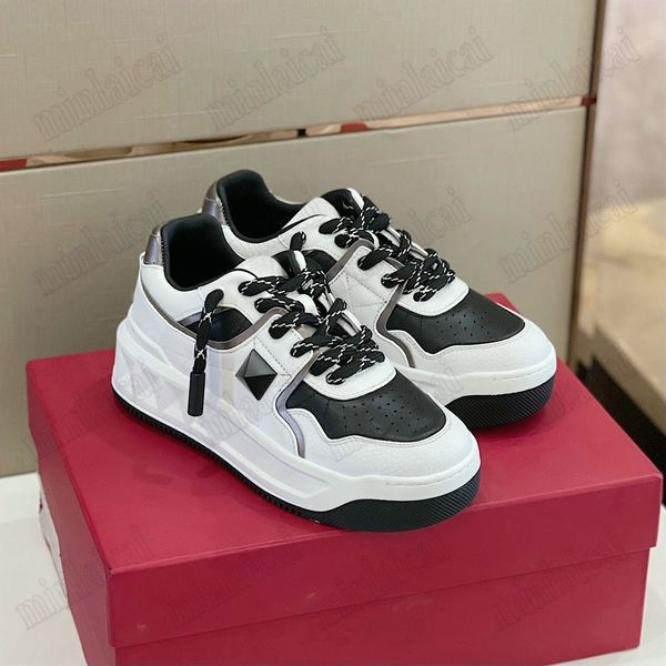 ss23 sneakers men's rockstud designer shoes one stud xl low-sneakers calf leather rivet white sneaker luxury platform sport shoe for ma, Black
ss23 sneakers men's rockstud designer shoes one stud xl low-sneakers calf leather rivet white sneaker luxury platform sport shoe for ma, Black
