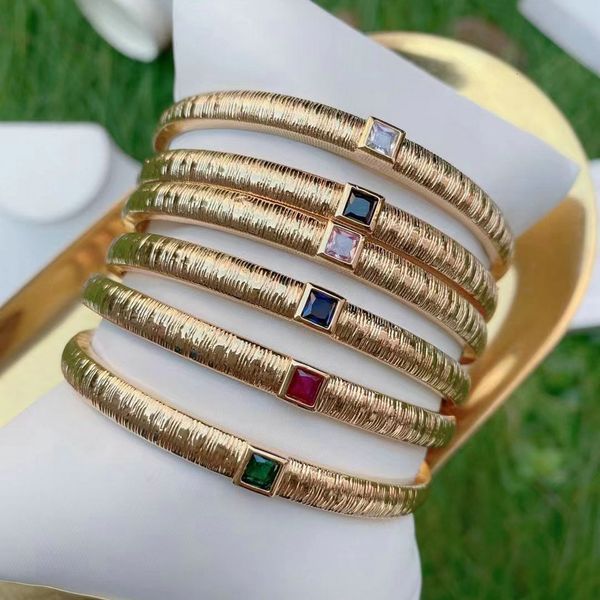 bangle 5 buah gelang manset geometris zirkon kristal wanita berlapis emas untuk pria perhiasan mode tembaga 230427, Black
bangle 5 buah gelang manset geometris zirkon kristal wanita berlapis emas untuk pria perhiasan mode tembaga 230427, Black