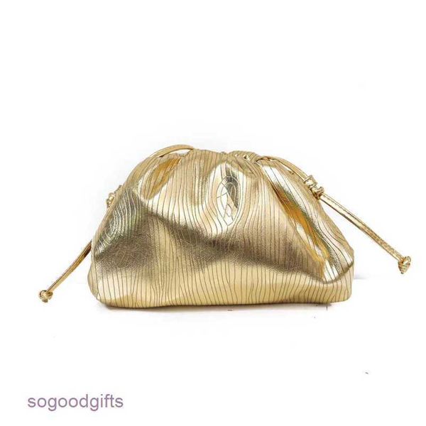 bag mini bottegas jodie venetas golden cloud woven mobile phone dumplings baofeng party handbag one shoulder oblique cross dinner women'
bag mini bottegas jodie venetas golden cloud woven mobile phone dumplings baofeng party handbag one shoulder oblique cross dinner women'