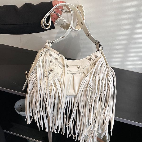 bags designers women shoulder classic style fashion lady handbags single shoulder crossbody bag vintage tassel studded tassel underarm bag
bags designers women shoulder classic style fashion lady handbags single shoulder crossbody bag vintage tassel studded tassel underarm bag