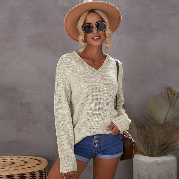 winter and autumn new v-neck women's pullover loose knit long-sleeved sweater, White;black
winter and autumn new v-neck women's pullover loose knit long-sleeved sweater, White;black