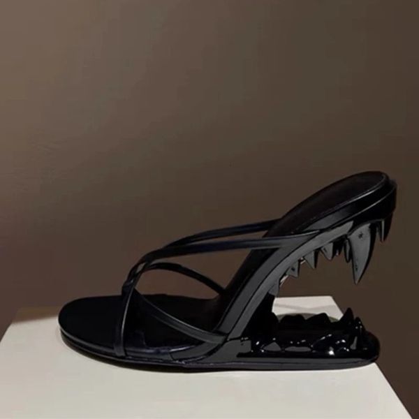 sandals novelty jepit ujung bundar sepatu hak tinggi gigi logam wanita runway show pump bermerek 230428, Black
sandals novelty jepit ujung bundar sepatu hak tinggi gigi logam wanita runway show pump bermerek 230428, Black