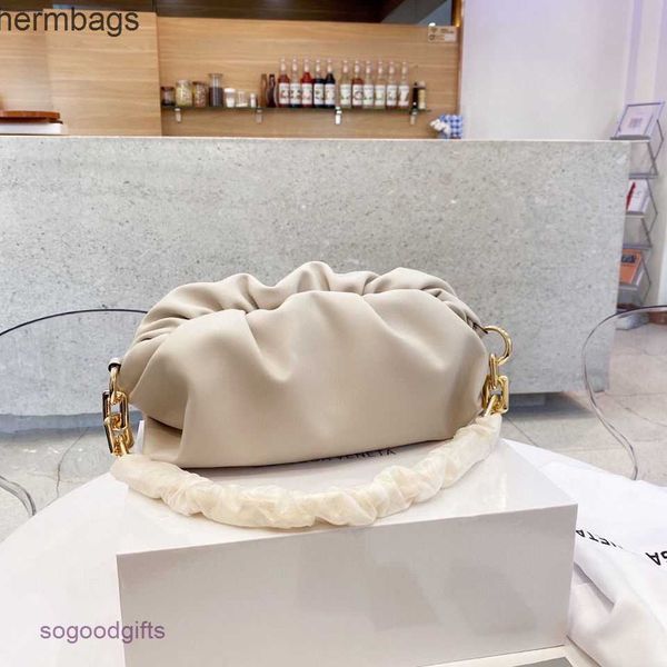 italy bag designer bottegas bags dumpling single versatile underarm venetas chain shoulder cloud leather 4w24 mwzk with logo iezl
italy bag designer bottegas bags dumpling single versatile underarm venetas chain shoulder cloud leather 4w24 mwzk with logo iezl