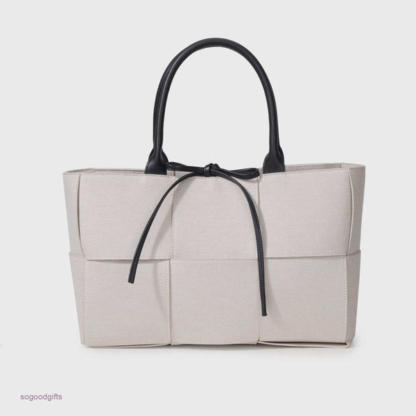 point bottegas bag venetas cowhide woven tote bag women's large capacity shopping simple versatile high-grade spliced canvas new style
point bottegas bag venetas cowhide woven tote bag women's large capacity shopping simple versatile high-grade spliced canvas new style