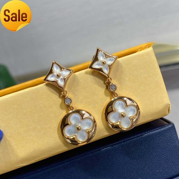 earrings designer 18k gold plating luxury brand stud women wedding party jewelry, Golden;silver
earrings designer 18k gold plating luxury brand stud women wedding party jewelry, Golden;silver