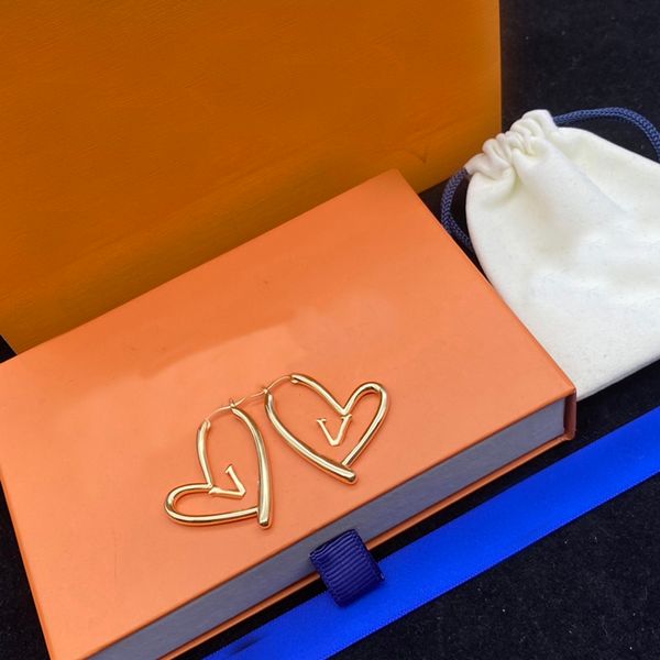 love stud earrings for women hoop earrings fashion letter gold stud earrings lady luxury designer heart earring brands with box, Golden;silver
love stud earrings for women hoop earrings fashion letter gold stud earrings lady luxury designer heart earring brands with box, Golden;silver