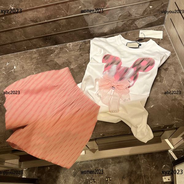 summer new women's pants two piece long sleeves shorts suit animal printed t-shirts and letter printed shorts, White
summer new women's pants two piece long sleeves shorts suit animal printed t-shirts and letter printed shorts, White