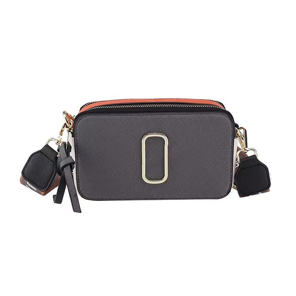 2023 new european and american retro contrast stitching small square bag trendy one-shoulder cross-body camera bag
2023 new european and american retro contrast stitching small square bag trendy one-shoulder cross-body camera bag