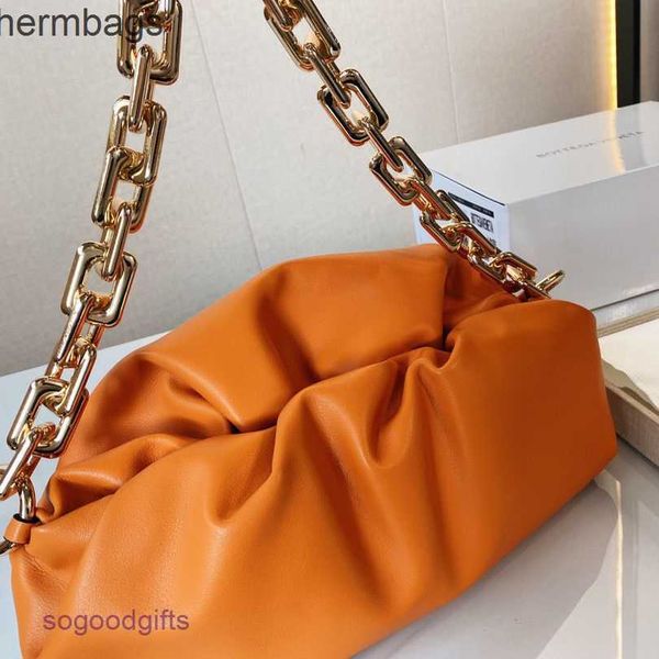italy bag shoulder fashion designer small high cloud texture bags 2023 summer bottegas single female venetas foreign style chain cross qb7a
italy bag shoulder fashion designer small high cloud texture bags 2023 summer bottegas single female venetas foreign style chain cross qb7a
