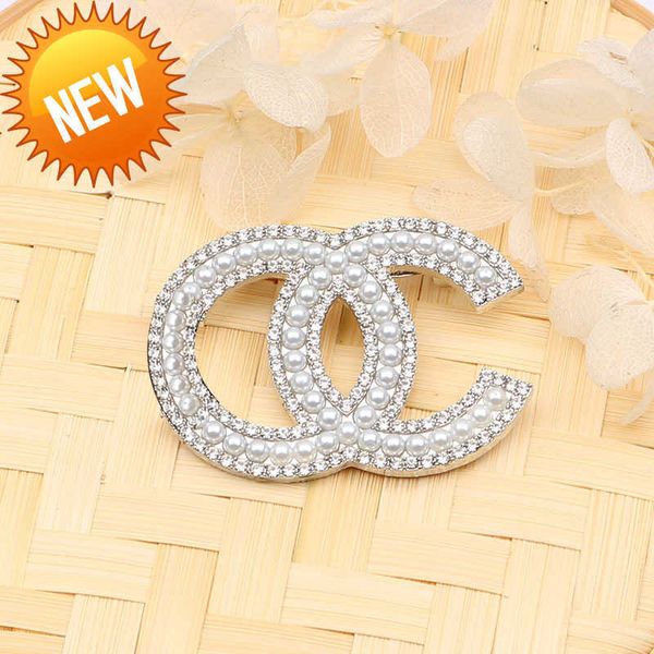 wholesale luxury brand designer letter pins brooches women 100style crystal pearl rhinestone cape buckle brooch suit pin wedding party jewer, Gray
wholesale luxury brand designer letter pins brooches women 100style crystal pearl rhinestone cape buckle brooch suit pin wedding party jewer, Gray