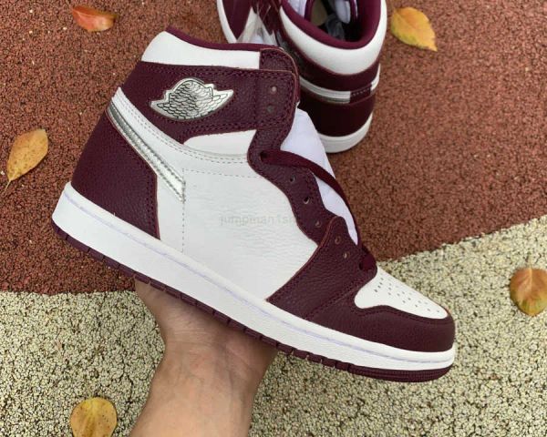2023 basketball shoes mens jumpman 1s1 high og bordeaux men women white black purple outdoor sport sneakers trainers ship with box
2023 basketball shoes mens jumpman 1s1 high og bordeaux men women white black purple outdoor sport sneakers trainers ship with box