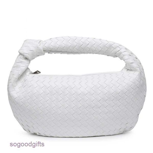 bottegas bag mini jodie venetas autumn and winter 2023 new large cow horn woven handheld women's shiling with logo l7i6
bottegas bag mini jodie venetas autumn and winter 2023 new large cow horn woven handheld women's shiling with logo l7i6