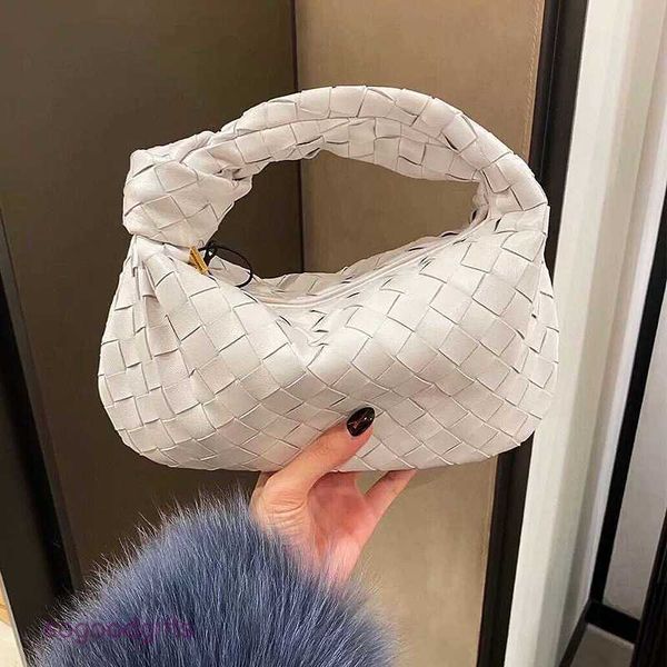 bottegas bag mini jodie venetas woven cloud bag 2023 autumn and winter new women's one shoulder underarm horn knotted hand carrying wit
bottegas bag mini jodie venetas woven cloud bag 2023 autumn and winter new women's one shoulder underarm horn knotted hand carrying wit