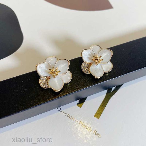 charm small fragrant wind flower petal earrings 2022 new fashion small audience design sense high grade earrings for women 925 silver needle, Golden
charm small fragrant wind flower petal earrings 2022 new fashion small audience design sense high grade earrings for women 925 silver needle, Golden