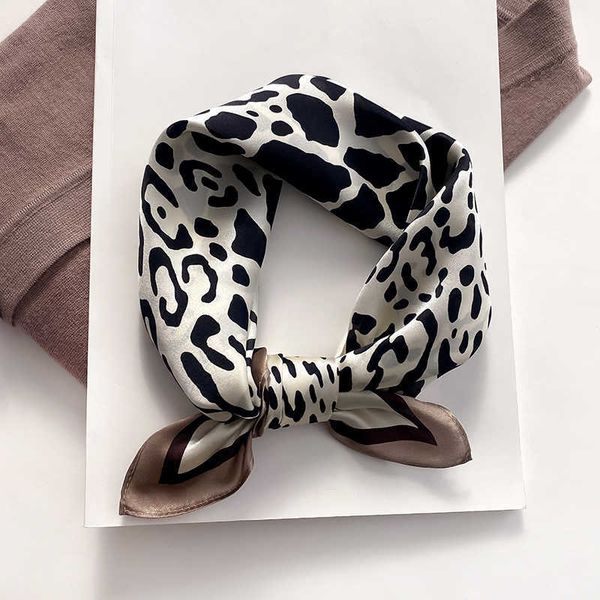 scarves print 100 natural silk square scarves women hairband neck foulard female small kerchief bandana 2022 designer headband j0428, Blue;gray
scarves print 100 natural silk square scarves women hairband neck foulard female small kerchief bandana 2022 designer headband j0428, Blue;gray
