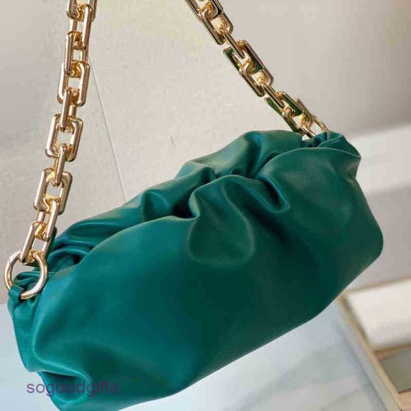 bag texture italy cloud designer high female bags 2023 bottegas single venetas small shoulder fashion summer foreign style chain cross jege
bag texture italy cloud designer high female bags 2023 bottegas single venetas small shoulder fashion summer foreign style chain cross jege