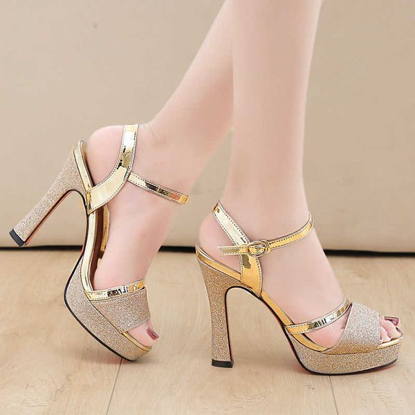 sandals 2022 new korean version waterproof platform word buckle 115cm high heels summer new fish mouth sandals women's shoes gold j2304, Black
sandals 2022 new korean version waterproof platform word buckle 115cm high heels summer new fish mouth sandals women's shoes gold j2304, Black