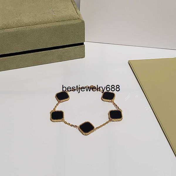luxury classic 4/four leaf clover charm bracelets designer chain 18k gold shell for girl wedding mother' day jewelry women gift, Golden;silver
luxury classic 4/four leaf clover charm bracelets designer chain 18k gold shell for girl wedding mother' day jewelry women gift, Golden;silver