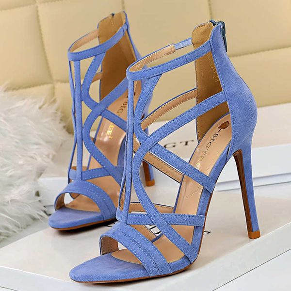 sandals 2023 summer women designer 11cm fetish high heels roman sandals flock yellow blue heels peep toe sandals lady nightclub shoes j23042, Black
sandals 2023 summer women designer 11cm fetish high heels roman sandals flock yellow blue heels peep toe sandals lady nightclub shoes j23042, Black