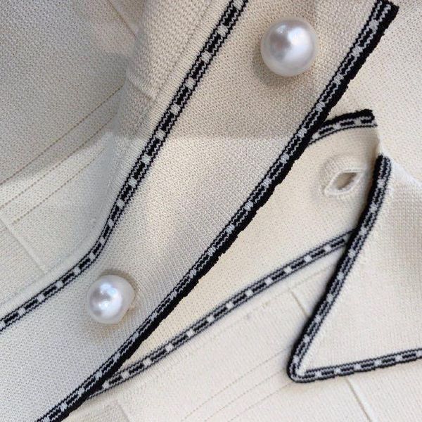 sweaters women polo collar plaid jacquard pearl buttons single breasted knitted cardigan, White;black
sweaters women polo collar plaid jacquard pearl buttons single breasted knitted cardigan, White;black