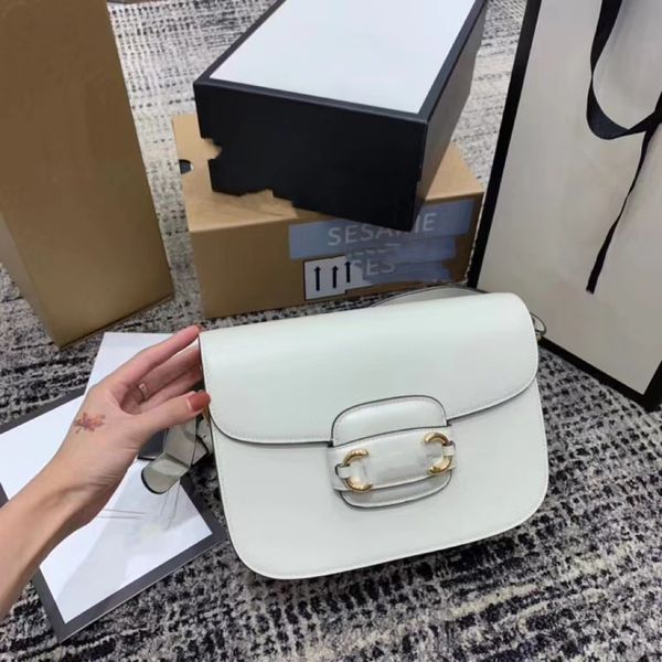 there are too many internet celebrity endorsements, and you can choose from four colors: white, black, red, caramel, and each color represen
there are too many internet celebrity endorsements, and you can choose from four colors: white, black, red, caramel, and each color represen