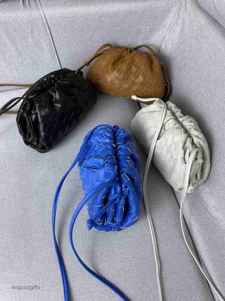 bag mini bottegas jodie venetas 2023 new lg woven cloud soft clip dumpling pleated handbag one shoulder crossbody women's with logo b1v
bag mini bottegas jodie venetas 2023 new lg woven cloud soft clip dumpling pleated handbag one shoulder crossbody women's with logo b1v