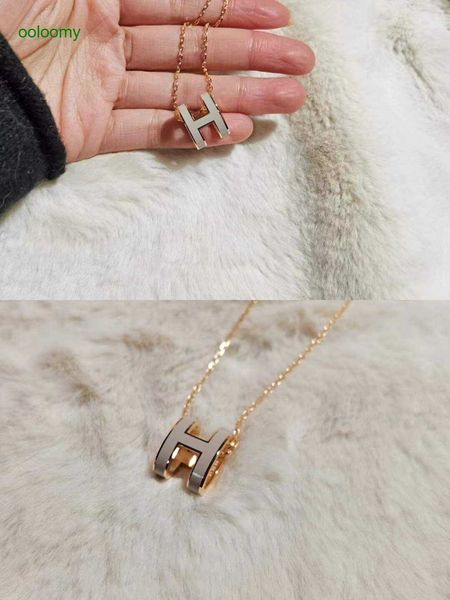 hemres designer necklace 2023 h-letter sterling silver necklace for women's collarbone chain niche design light luxury enamel pendant r, Black
hemres designer necklace 2023 h-letter sterling silver necklace for women's collarbone chain niche design light luxury enamel pendant r, Black