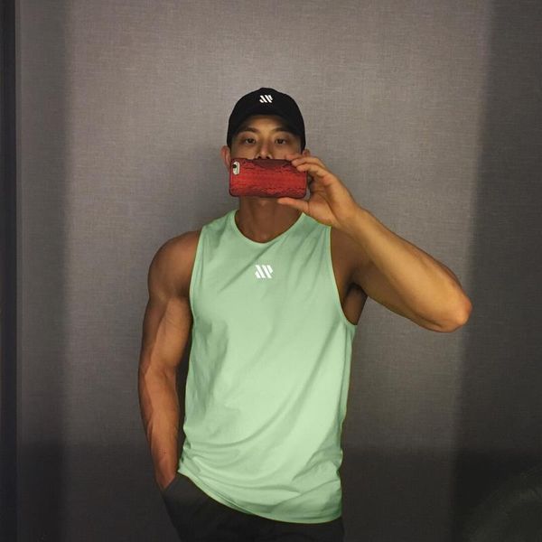 men' tank gym fitness sleeveless shirt male mesh breathable sports vest undershirt gyms running 230427, White;black
men' tank gym fitness sleeveless shirt male mesh breathable sports vest undershirt gyms running 230427, White;black
