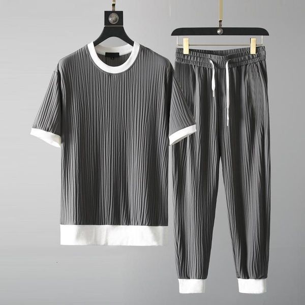 men s tracksuits setelan kasual musim panas kaus lengan pendek berlipat sejuk elastis leher bulat pria celana potong tipis 230427, Gray
men s tracksuits setelan kasual musim panas kaus lengan pendek berlipat sejuk elastis leher bulat pria celana potong tipis 230427, Gray