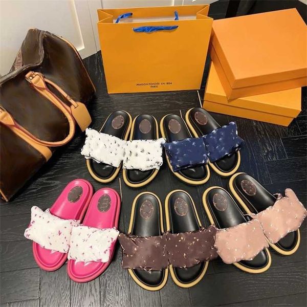 2023 designer sandals slippers pool pillow comfort embossed mules men women summer shoes triple black pink deep blue luxury leather monogram
2023 designer sandals slippers pool pillow comfort embossed mules men women summer shoes triple black pink deep blue luxury leather monogram