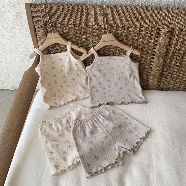 rompers baby girl retro floral sling tshirt boy cool sleeveless and thin soft breathable cotton shorts 2pc set kid refreshing suit 230427, Blue
rompers baby girl retro floral sling tshirt boy cool sleeveless and thin soft breathable cotton shorts 2pc set kid refreshing suit 230427, Blue