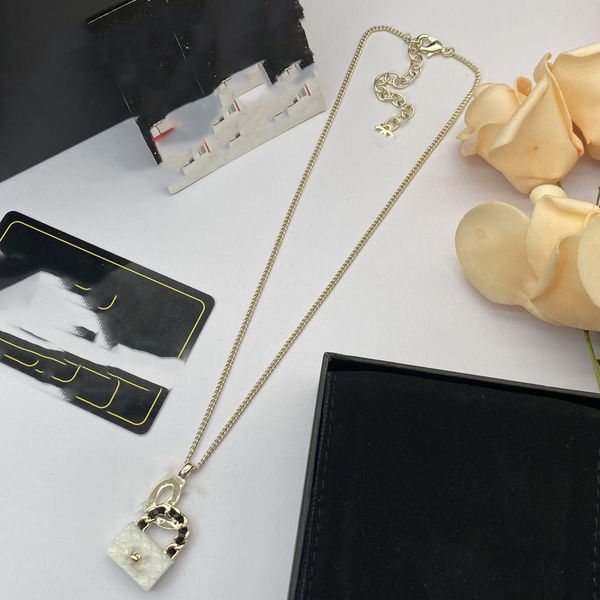 letter ccity fashion designer c pendant necklaces luxury gold necklace women jewelry metal crystal pearl cjeweler woman gift 56uyi, Silver
letter ccity fashion designer c pendant necklaces luxury gold necklace women jewelry metal crystal pearl cjeweler woman gift 56uyi, Silver
