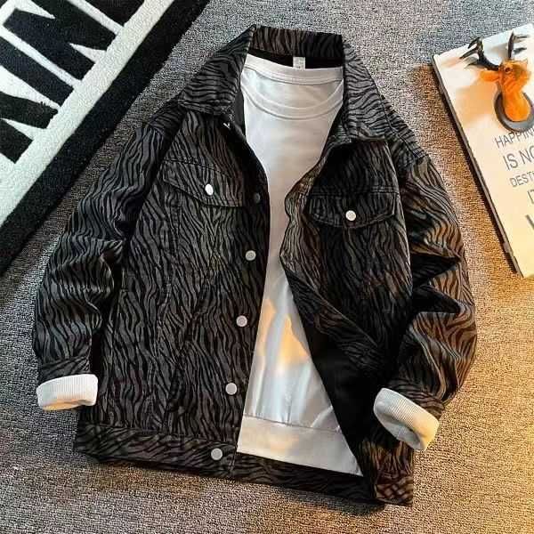 designer luxury chaopai classic denim jacket men's spring autumn loose ruffled handsome striped korean version trendy versatile casual, Black;brown 
designer luxury chaopai classic denim jacket men's spring autumn loose ruffled handsome striped korean version trendy versatile casual, Black;brown
