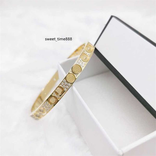 designer bangle cz rhinestone classic rose gold silver color bangles bracelets jewelry box package 113 8 hc, Black
designer bangle cz rhinestone classic rose gold silver color bangles bracelets jewelry box package 113 8 hc, Black