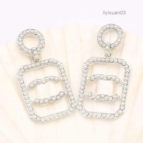 stud 18k gold plated designers brand earrings designer letter ear stud women crystal pearl geometric earring for wedding party jewerlry acce, Golden;silver
stud 18k gold plated designers brand earrings designer letter ear stud women crystal pearl geometric earring for wedding party jewerlry acce, Golden;silver