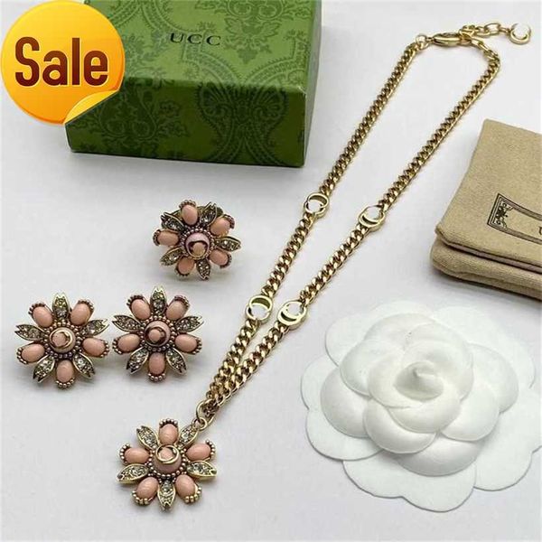 10% off 2023 jewelry twisted piece double flower rhinestone necklace earrings brass fashion versatile chain, Silver
10% off 2023 jewelry twisted piece double flower rhinestone necklace earrings brass fashion versatile chain, Silver