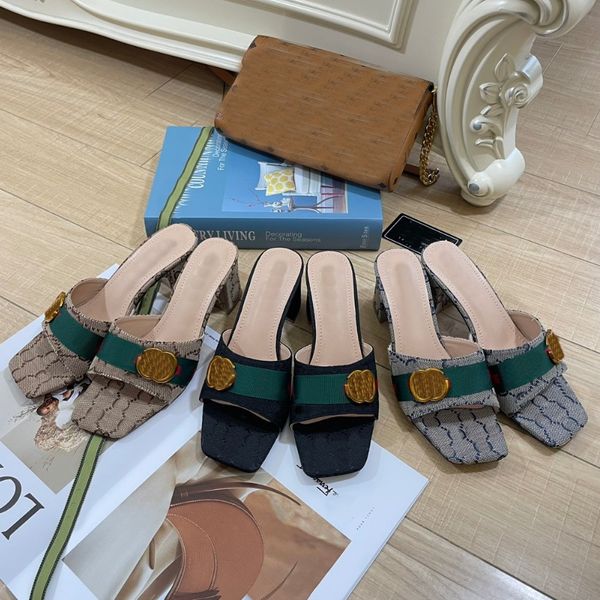 fashion women embroidered slipper designer slides slip on slippers girls platform sandals with box dust bag size 35-41, Black
fashion women embroidered slipper designer slides slip on slippers girls platform sandals with box dust bag size 35-41, Black