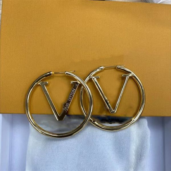 america style designers gold stud earrings with logo official 18k golden women earrings hoop stud never fade designer jewelry dhl free, Golden;silver
america style designers gold stud earrings with logo official 18k golden women earrings hoop stud never fade designer jewelry dhl free, Golden;silver