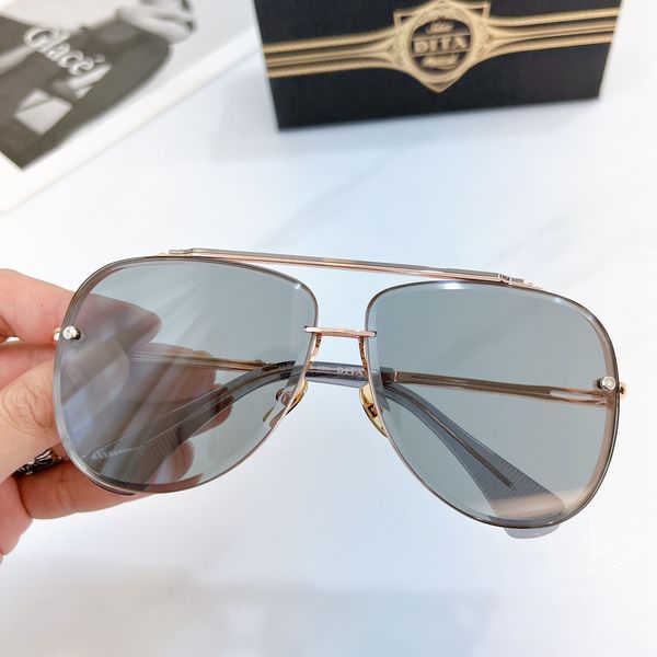 men's sunglasses dita gold vacuum plating sunglasses minimalist design, polygon diamond trimming process, White;black
men's sunglasses dita gold vacuum plating sunglasses minimalist design, polygon diamond trimming process, White;black